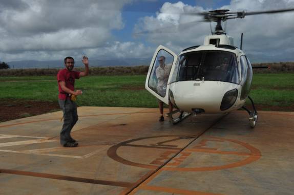 Pronto para o sobrevoo de helicóptero da ilha de Kauai, no Havaí